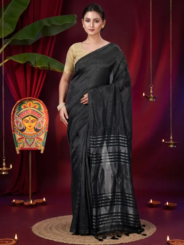 DipDiya Blended Cotton Black Tama Wrapped in Heritage Handloom Sarees