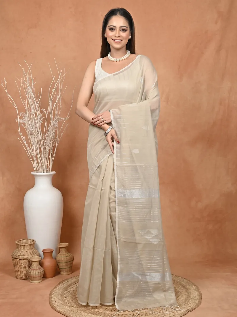 DipDiya Cotton Blend  Traditional Bengali Cream Artisan Crafted Soubit Handloom Saree