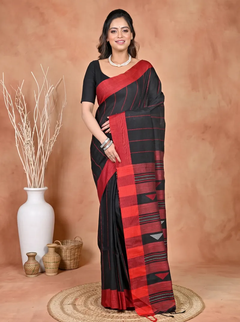DipDiya Cotton Blended Black Parnika Heritage Elegance Handloom Sarees
