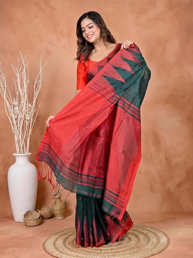 DipDiya Cotton Blended Green Pariva Artisan Crafted Handloom Sarees