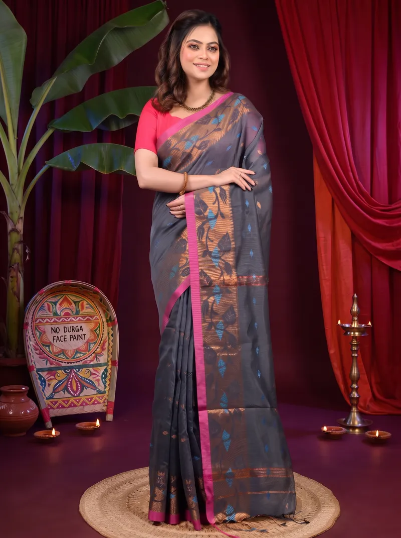 DipDiya Cotton Grey Dipani Masterfully Woven Handloom Sarees