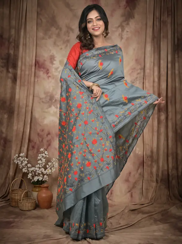 DipDiya Cotton Grey Piaja Tradition in Every Thread Kantha Stitch Sarees