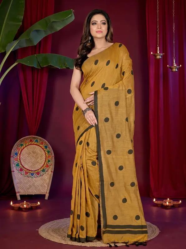 DipDiya Pure Cotton Brown Tip Handcrafted Elegance Handloom Sarees