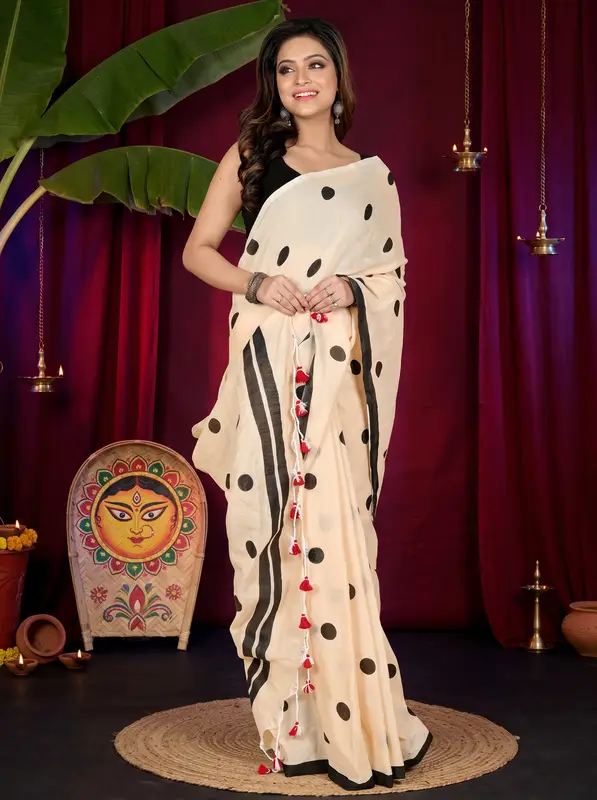DipDiya Pure Cotton Cream Tip Tradition in Every Thread Handloom Sarees