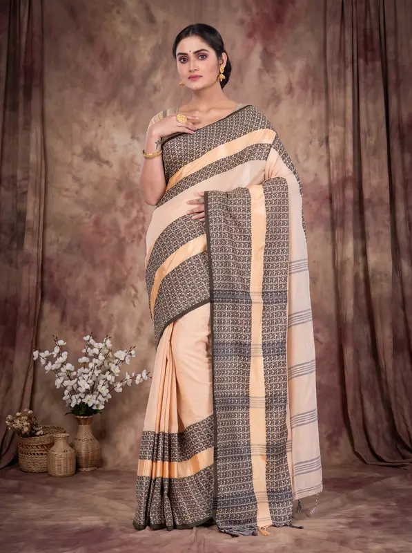 DipDiya Pure Cotton Off-White Souraovi Hand Timeless Bengal Handloom Sarees
