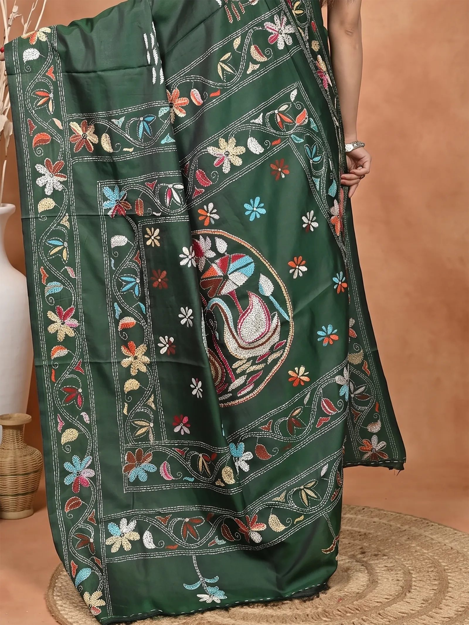 DipDiya Balgalor Art Silk  Artisan Crafted Green Traditional Bengali Bolpur Kantha Stitch Saree
