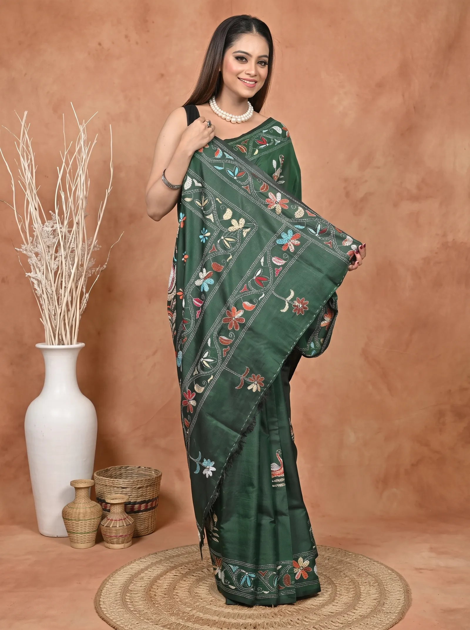 DipDiya Balgalor Art Silk  Artisan Crafted Green Traditional Bengali Bolpur Kantha Stitch Saree