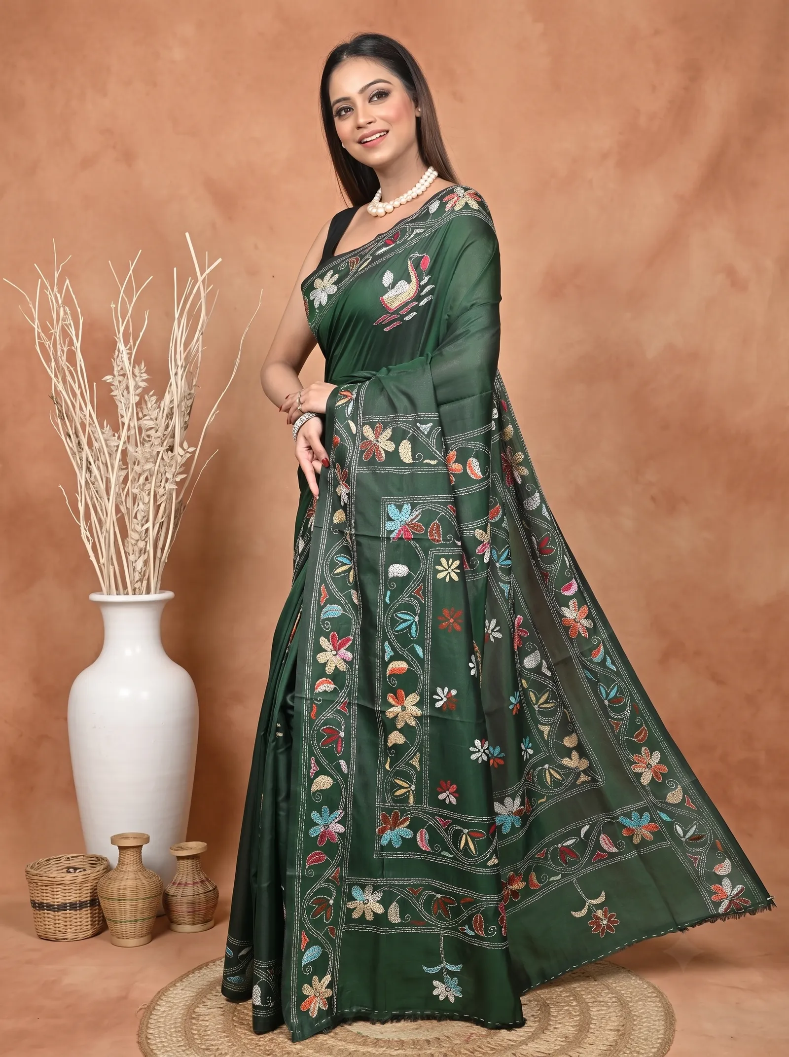 DipDiya Balgalor Art Silk  Artisan Crafted Green Traditional Bengali Bolpur Kantha Stitch Saree