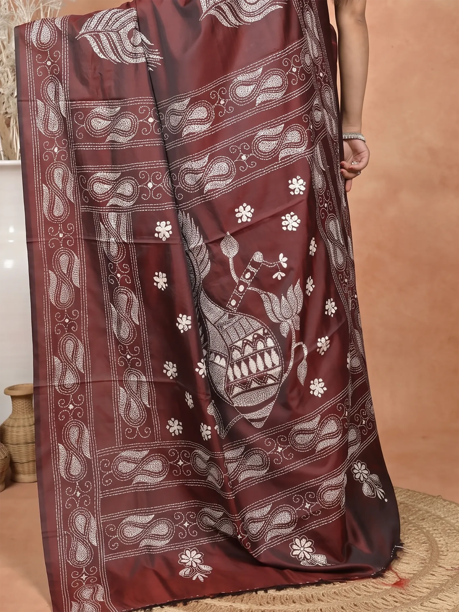 DipDiya Balgalor Art Silk  Artisan Crafted Maroon Traditional Bengali Bolpur Kantha Stitch Saree