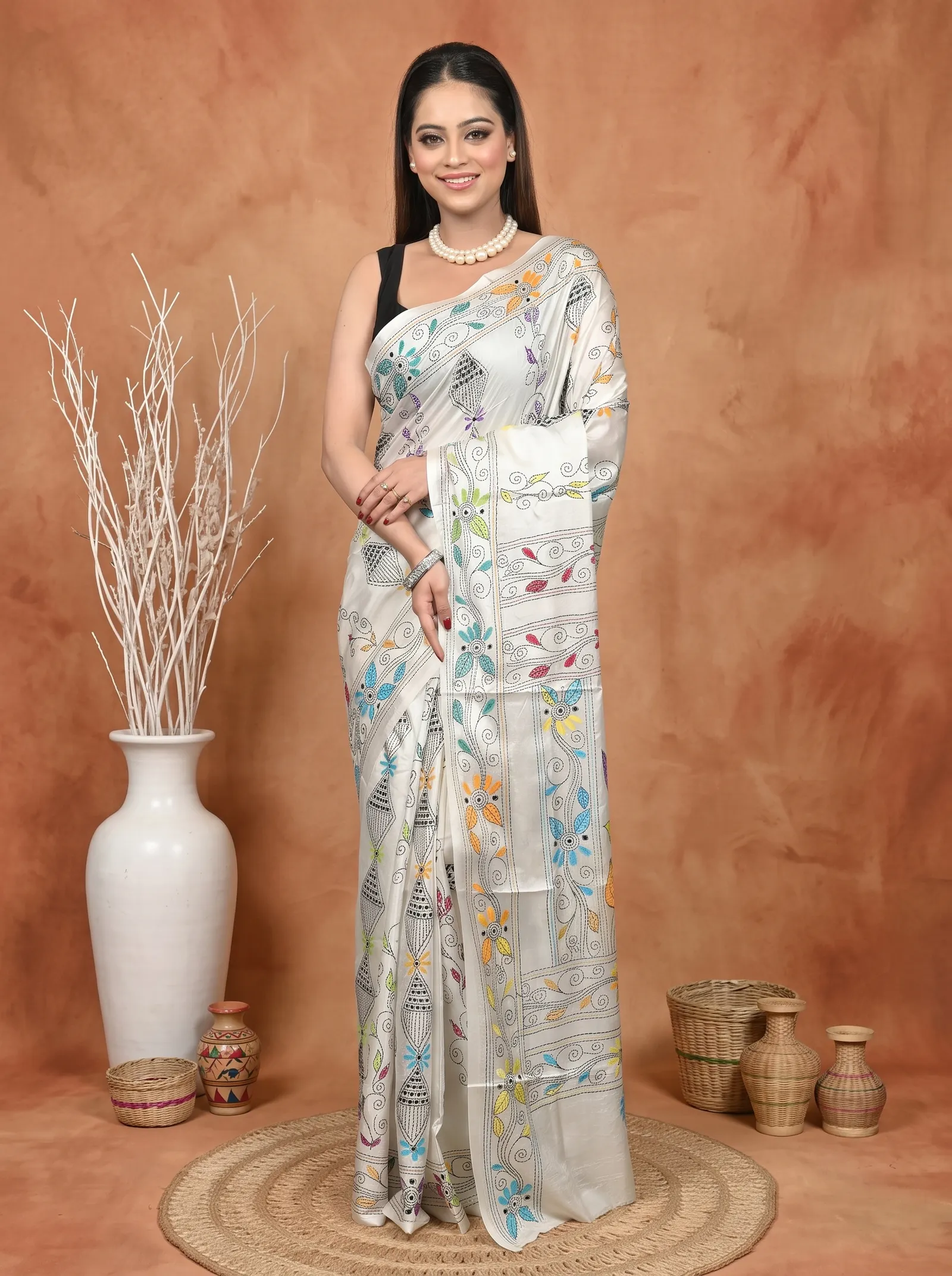 DipDiya Balgalor Art Silk  Artisan Crafted White Traditional Bengali Bolpur Kantha Stitch Saree