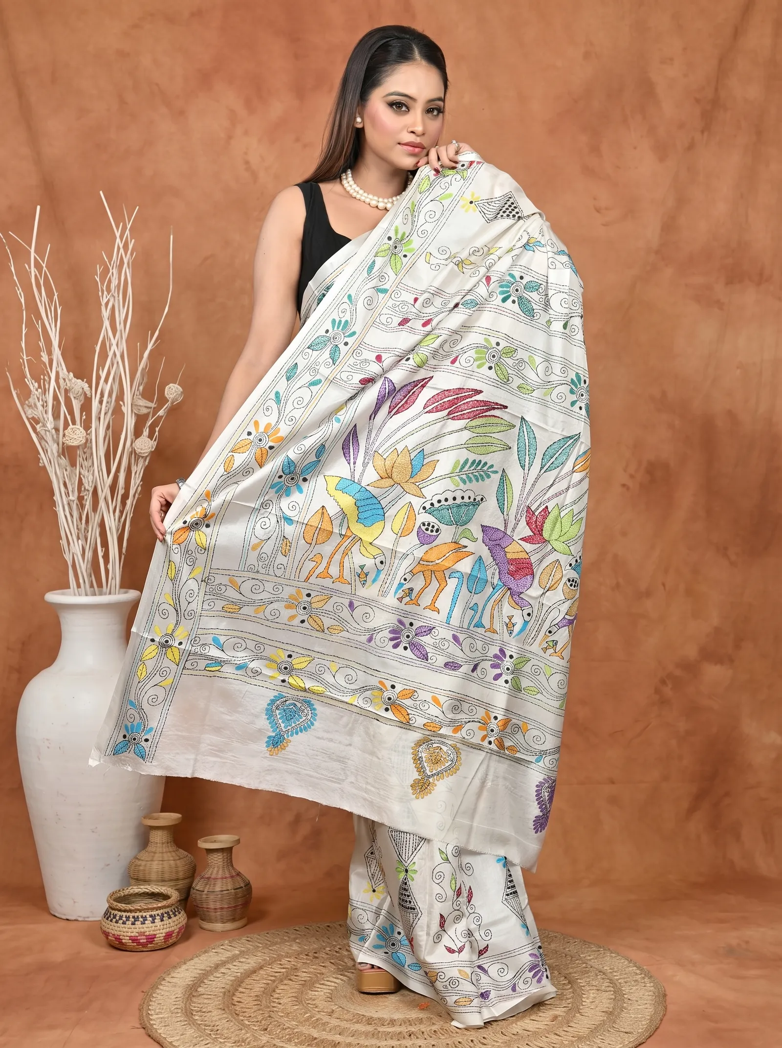 DipDiya Balgalor Art Silk  Artisan Crafted White Traditional Bengali Bolpur Kantha Stitch Saree
