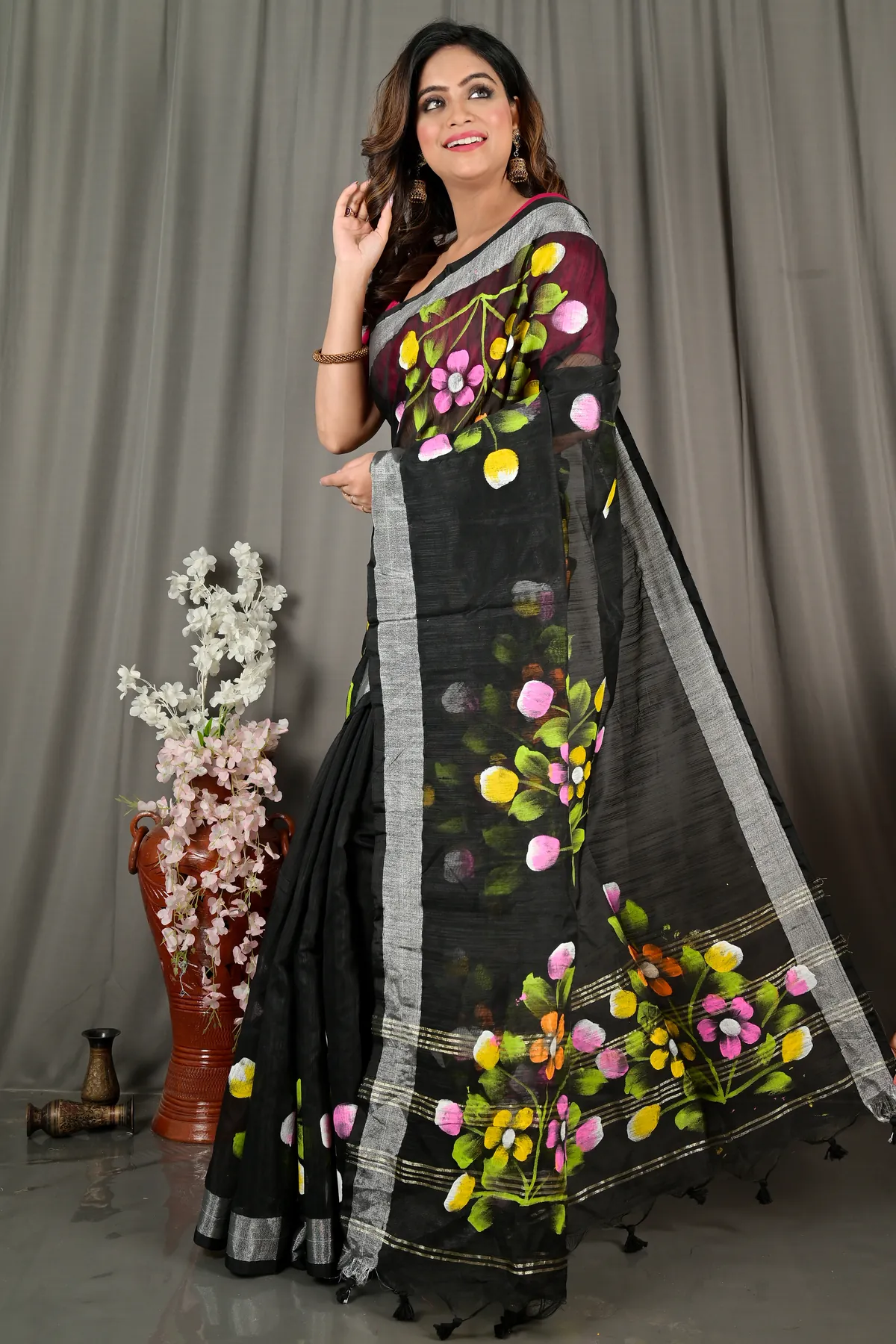 DipDiya Blended Cotton Black Anito Masterfully Woven Hand Painted Sarees