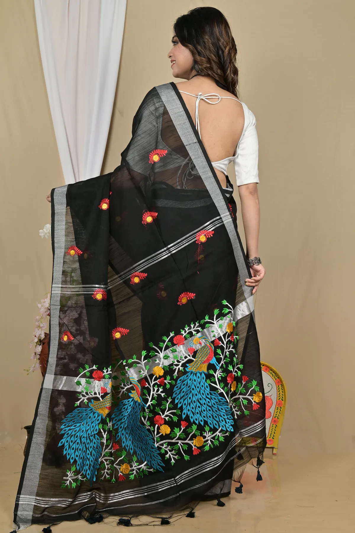 DipDiya Blended Cotton Black Gijaa Artisan Woven Embroidery Handloom sarees