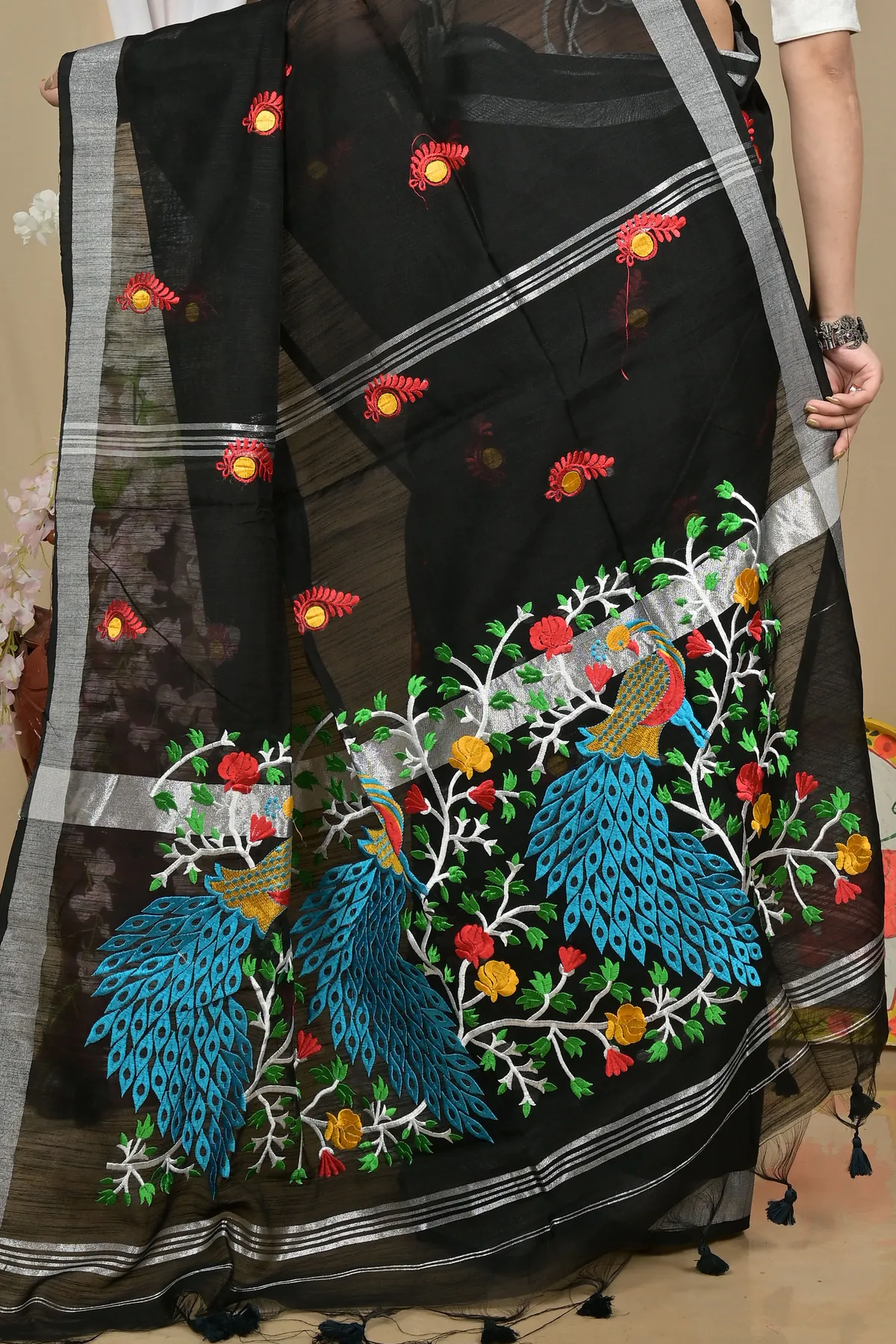 DipDiya Blended Cotton Black Gijaa Artisan Woven Embroidery Handloom sarees