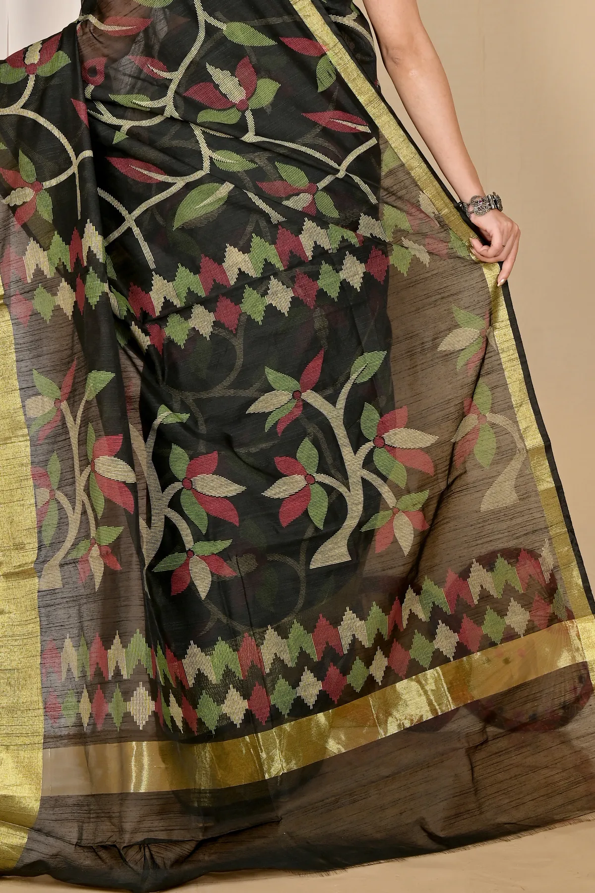 DipDiya Blended Cotton Black Narento The Bengali Classic Handloom Sarees