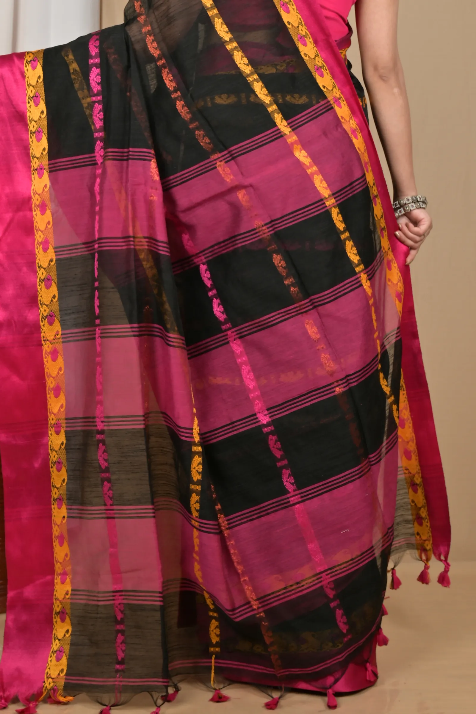 DipDiya Blended Cotton Black Purple Achsit Bengal in Every Thread Handloom Sarees