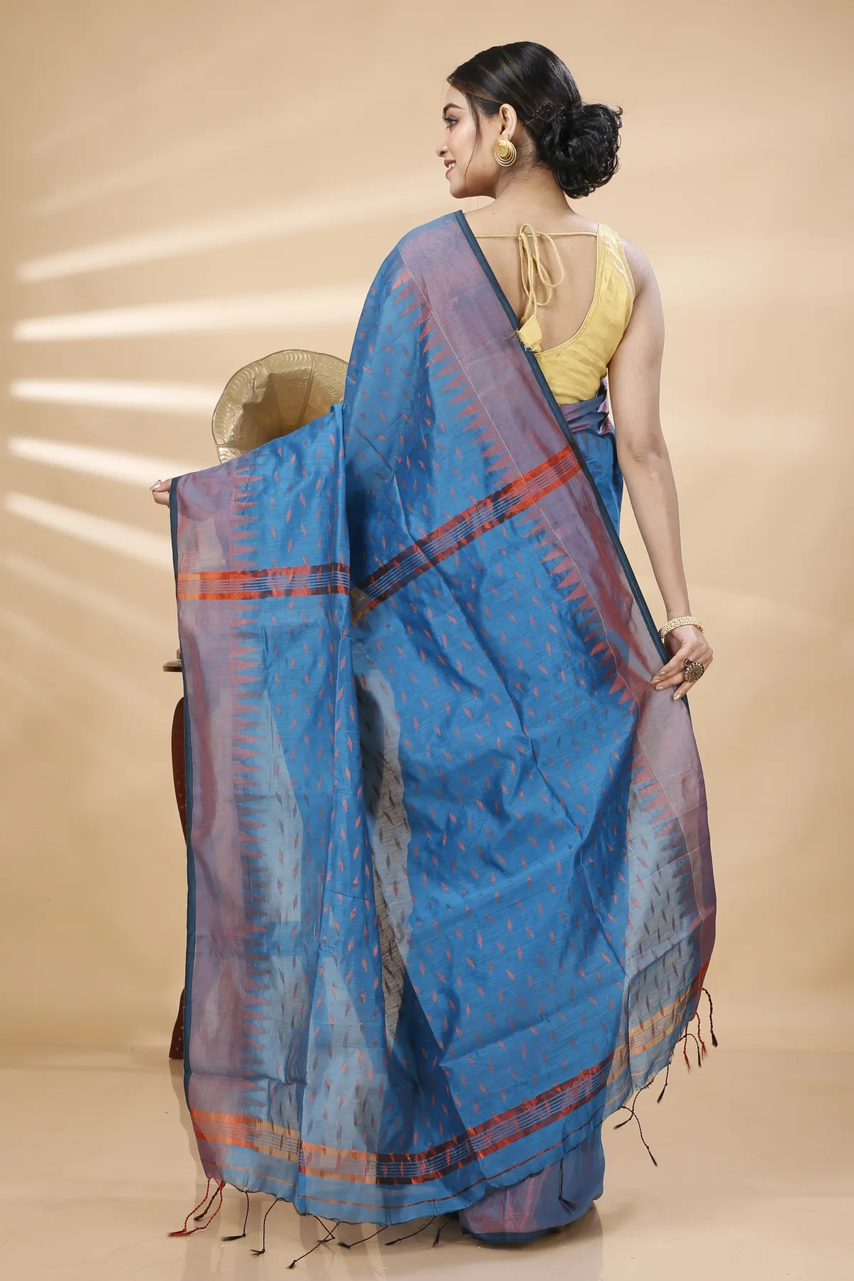 DipDiya Blended Cotton Bottle Green Prisha Heritage Elegance Handloom Sarees