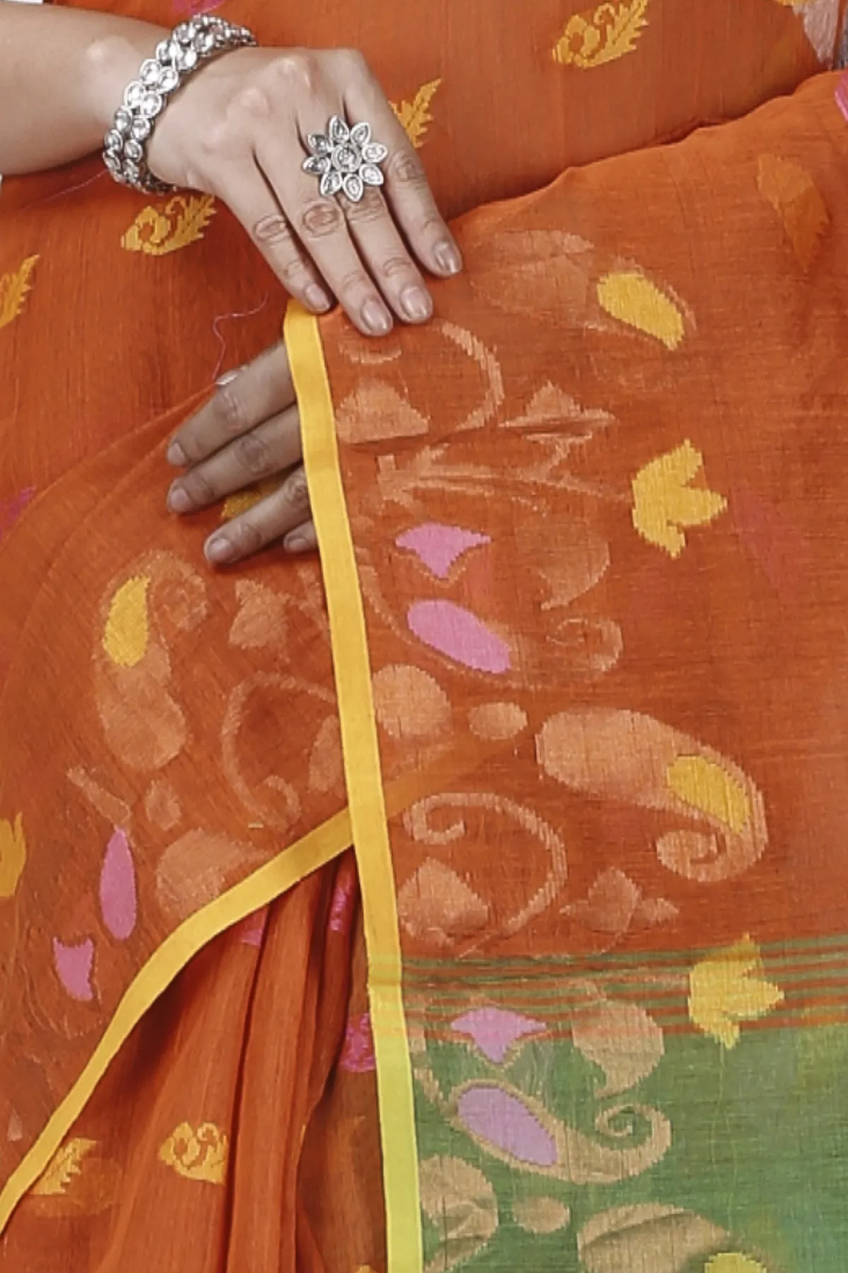DipDiya Blended Cotton Brown Banu Artisan Woven Handloom Sarees