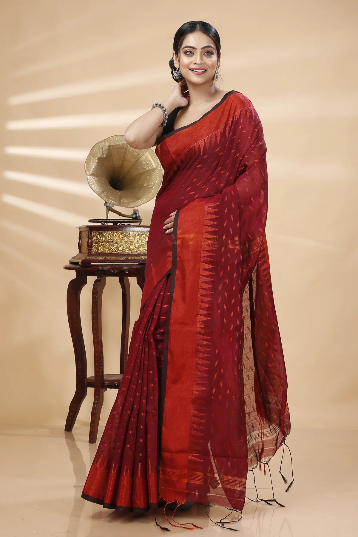 DipDiya Blended Cotton Brown Prisha Pure Bengali Grace Handloom Sarees