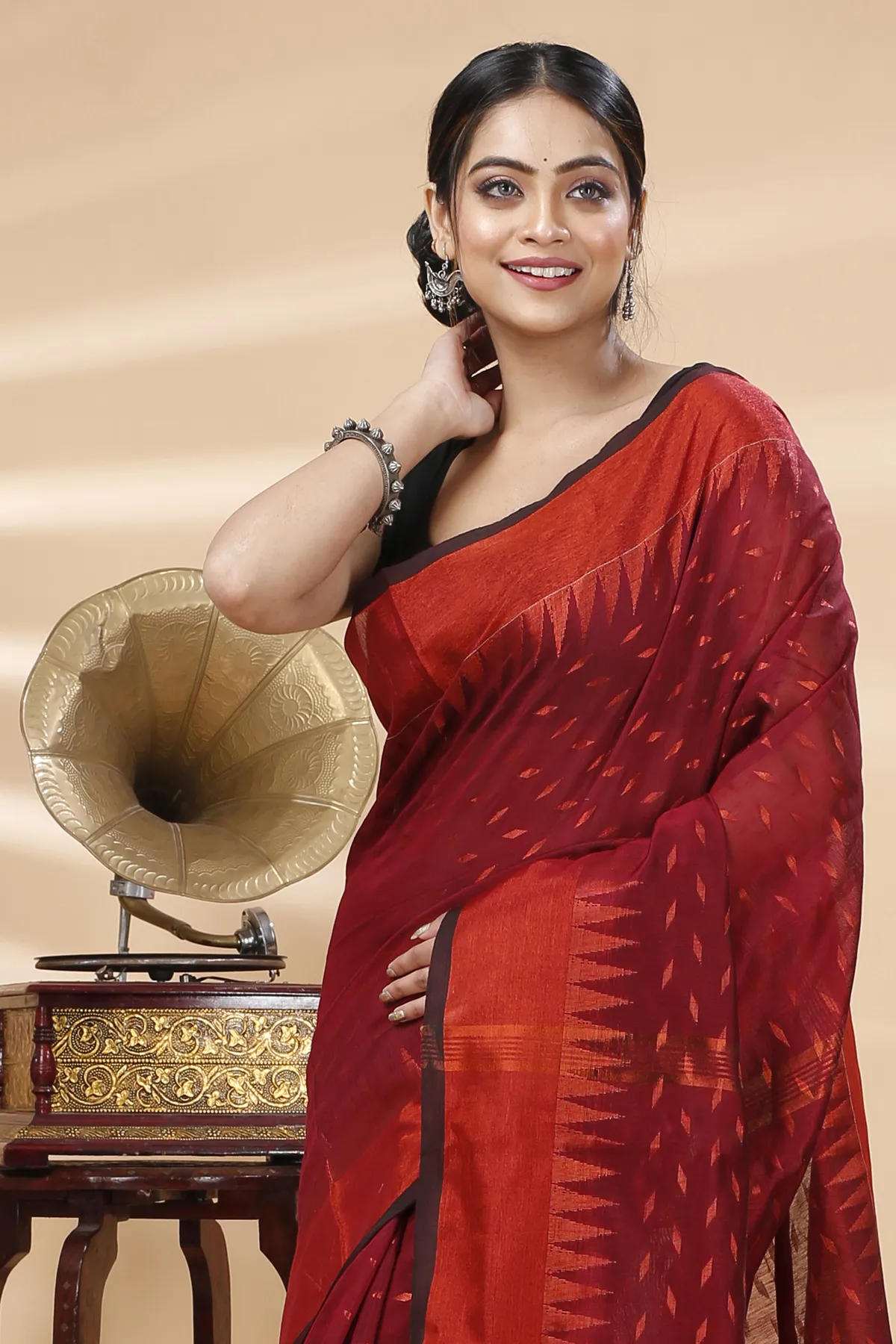 DipDiya Blended Cotton Brown Prisha Pure Bengali Grace Handloom Sarees