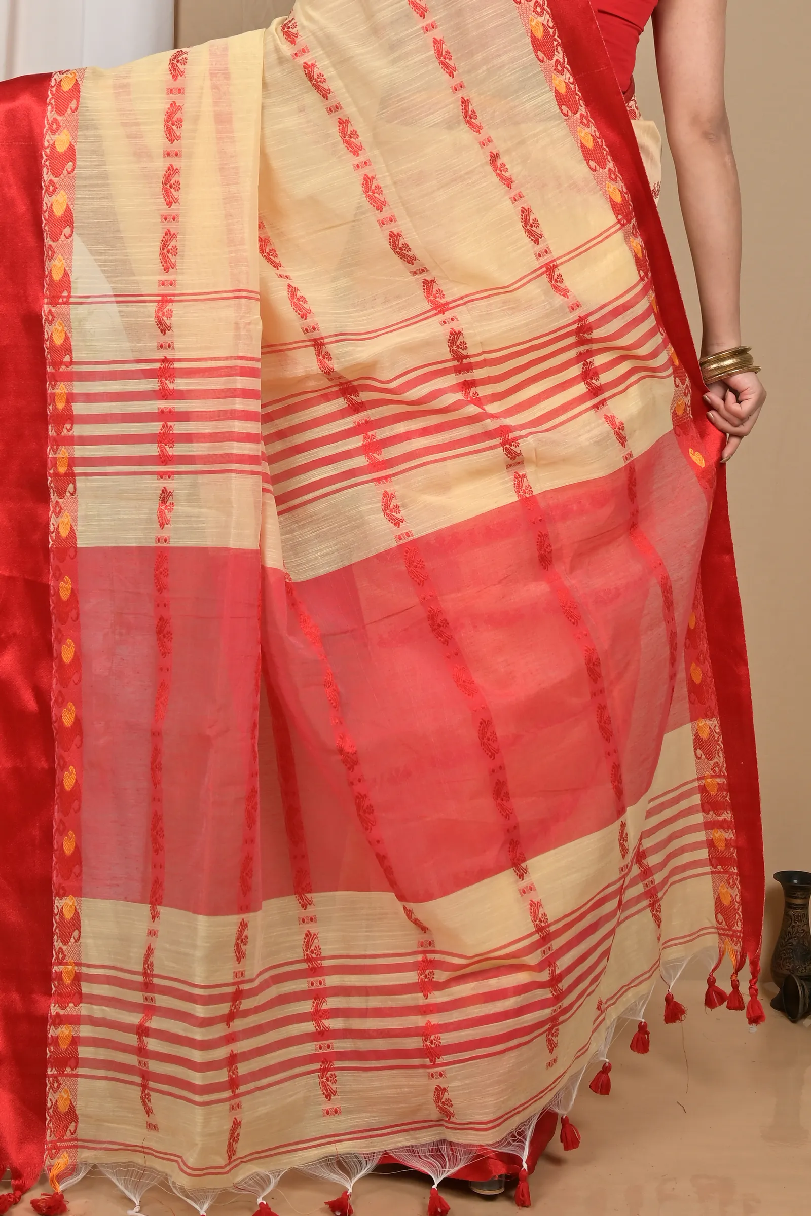 DipDiya Blended Cotton Cream Red Achsit Bengal’s Legacy Handloom Sarees