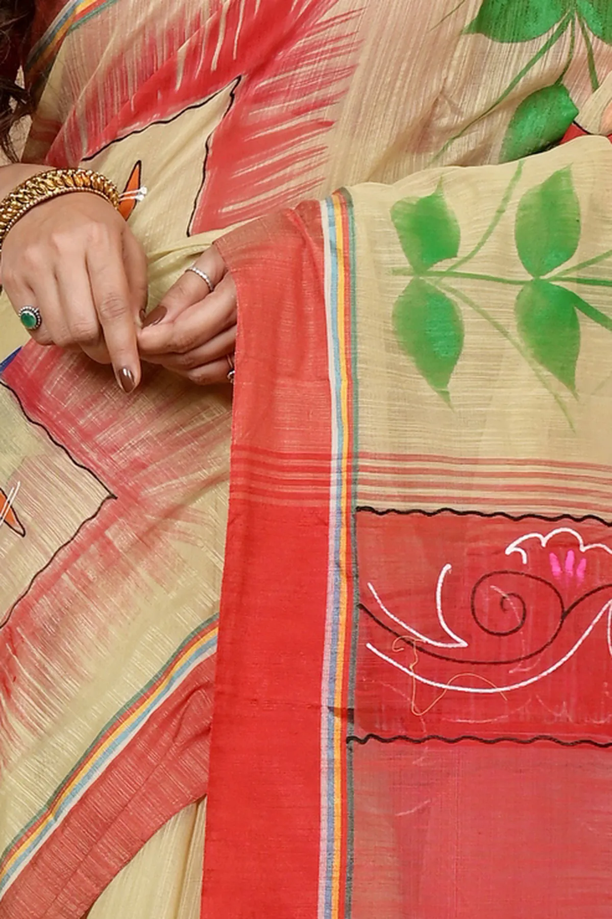 DipDiya Blended Cotton Cream Red Albela Regal Bengali Hand Painted Sarees