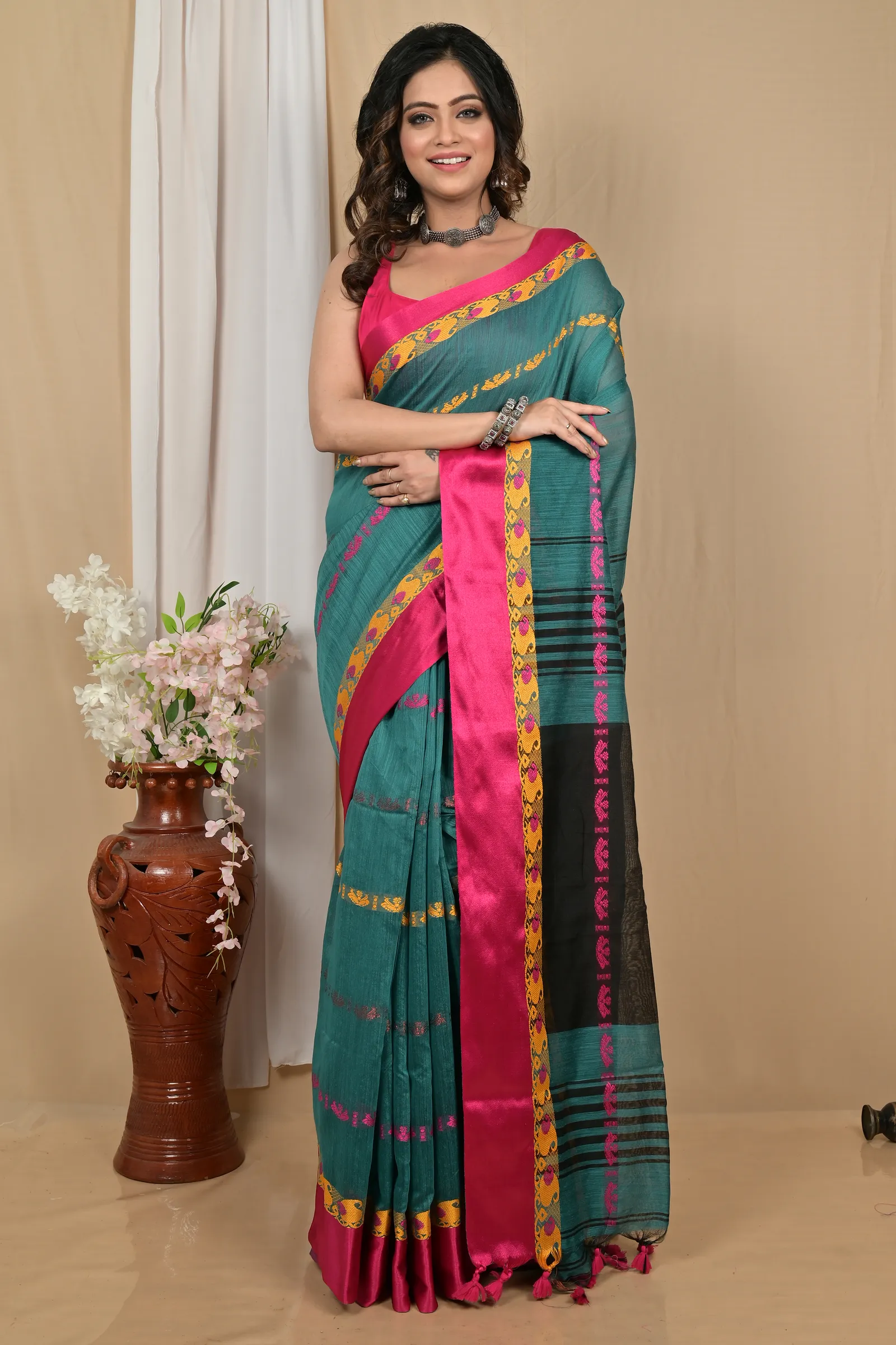 DipDiya Blended Cotton Dark Green Achsit Artisan Crafted Handloom Sarees