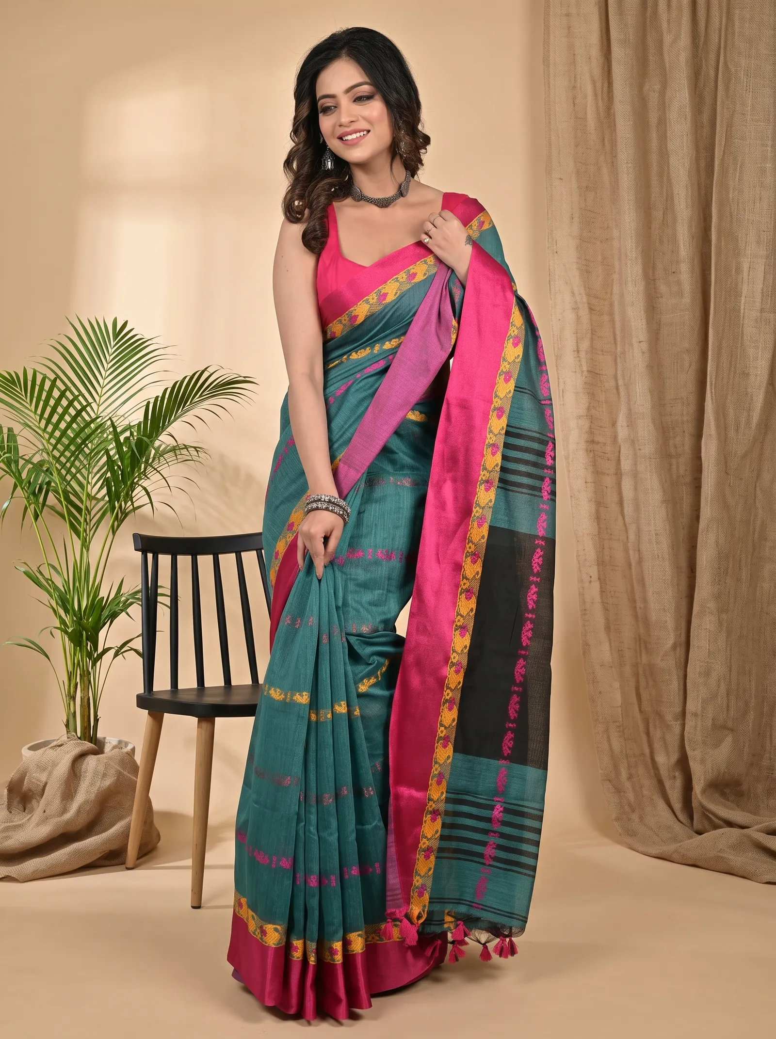 DipDiya Blended Cotton Dark Green Achsit Artisan Crafted Handloom Sarees