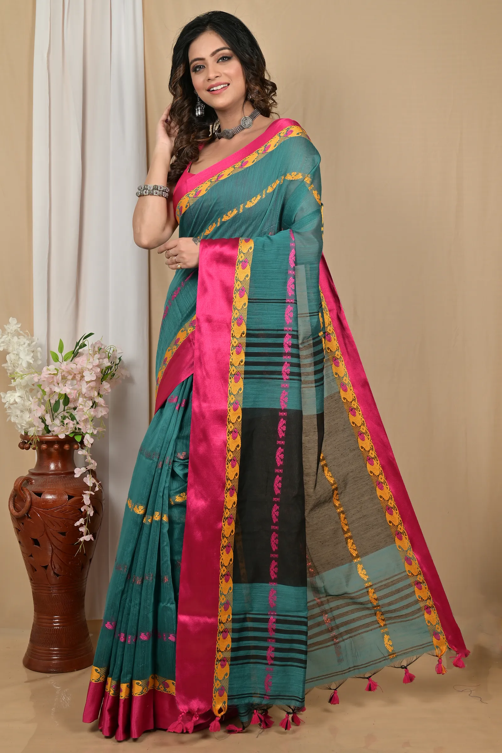 DipDiya Blended Cotton Dark Green Achsit Artisan Crafted Handloom Sarees