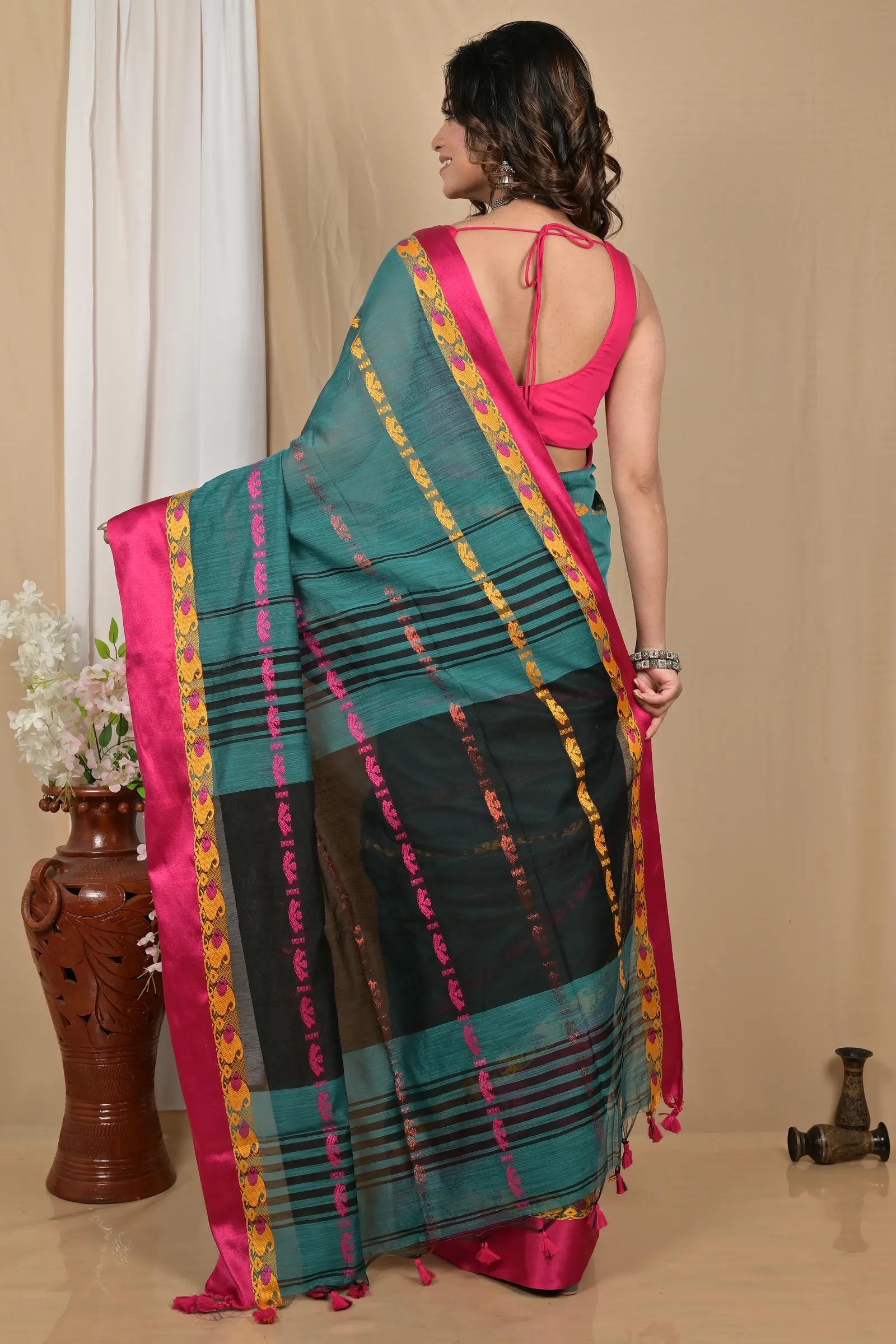 DipDiya Blended Cotton Dark Green Achsit Artisan Crafted Handloom Sarees