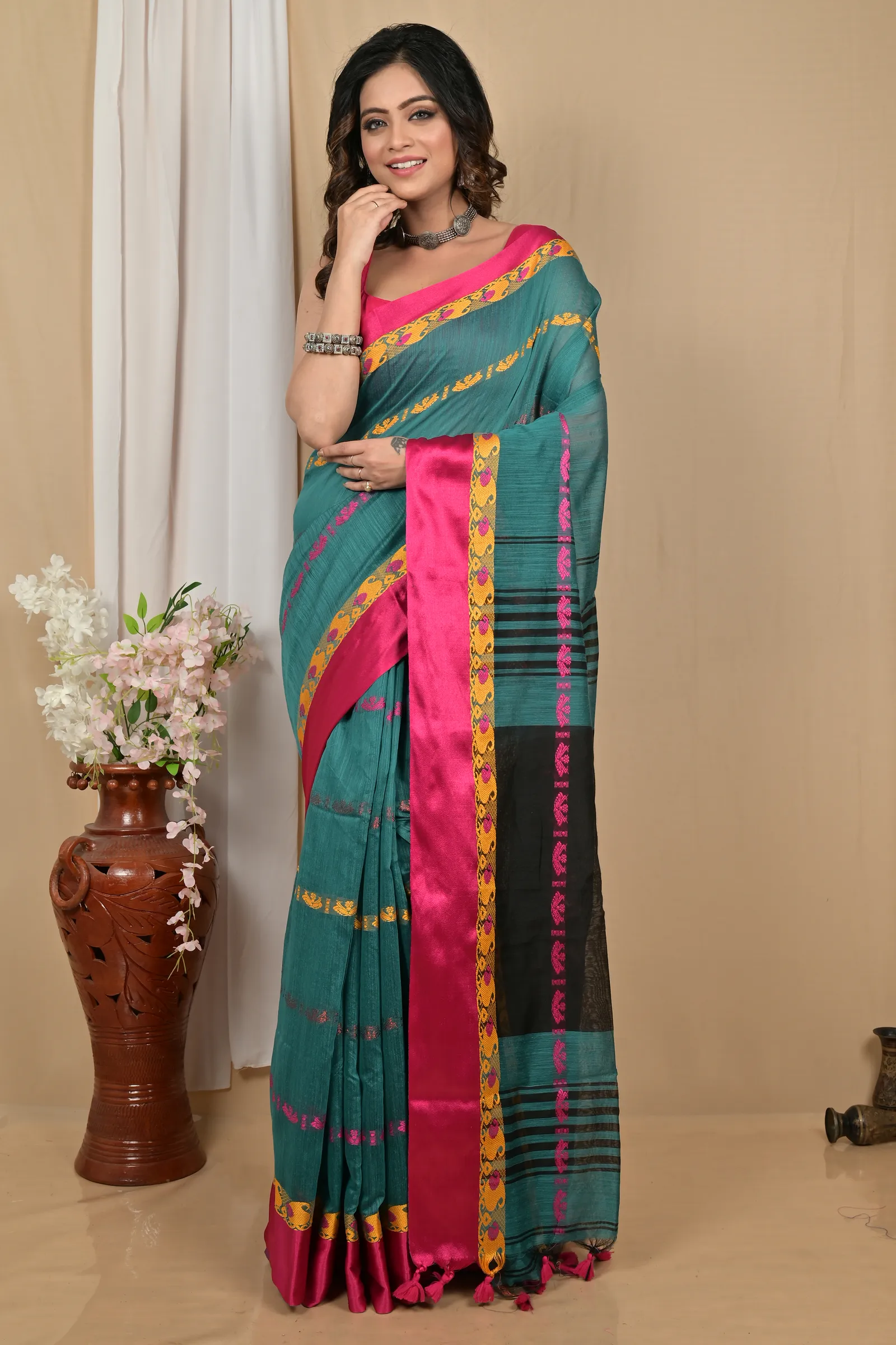 DipDiya Blended Cotton Dark Green Achsit Artisan Crafted Handloom Sarees
