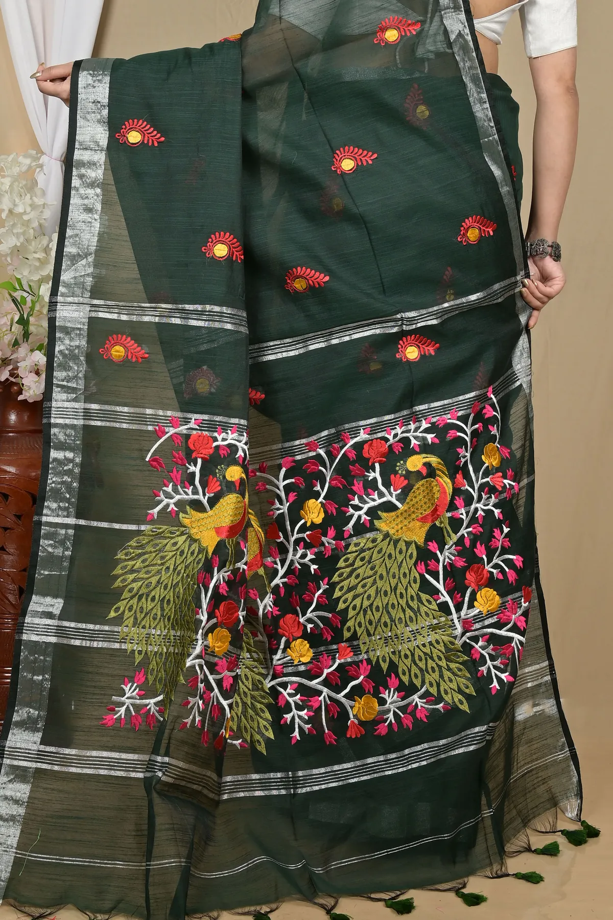 DipDiya Blended Cotton Dark Green Gijaa Bengal in Every Thread Embroidery Handloom sarees