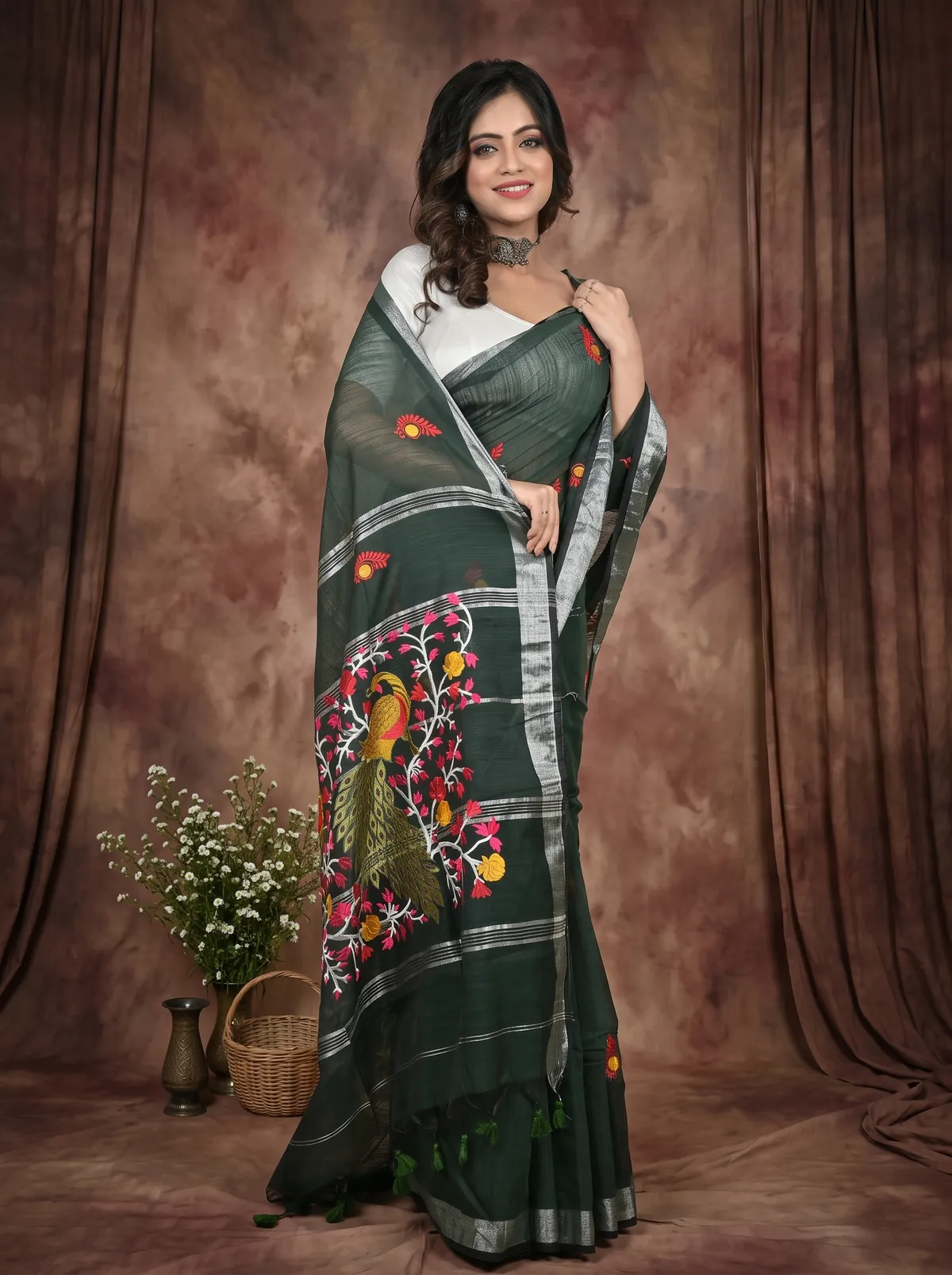 DipDiya Blended Cotton Dark Green Gijaa Bengal in Every Thread Embroidery Handloom sarees