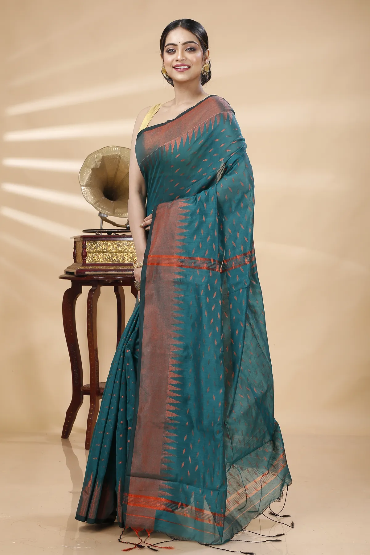 DipDiya Blended Cotton Dark Green Prisha Heritage of Bengal Handloom Sarees