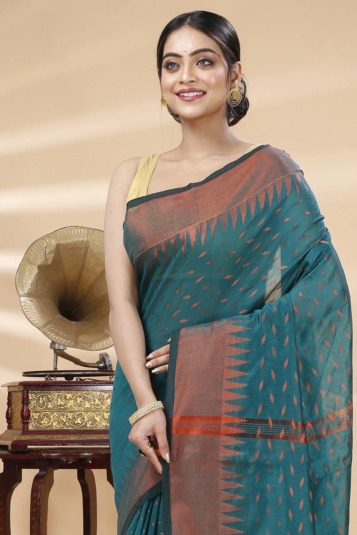 DipDiya Blended Cotton Dark Green Prisha Heritage of Bengal Handloom Sarees
