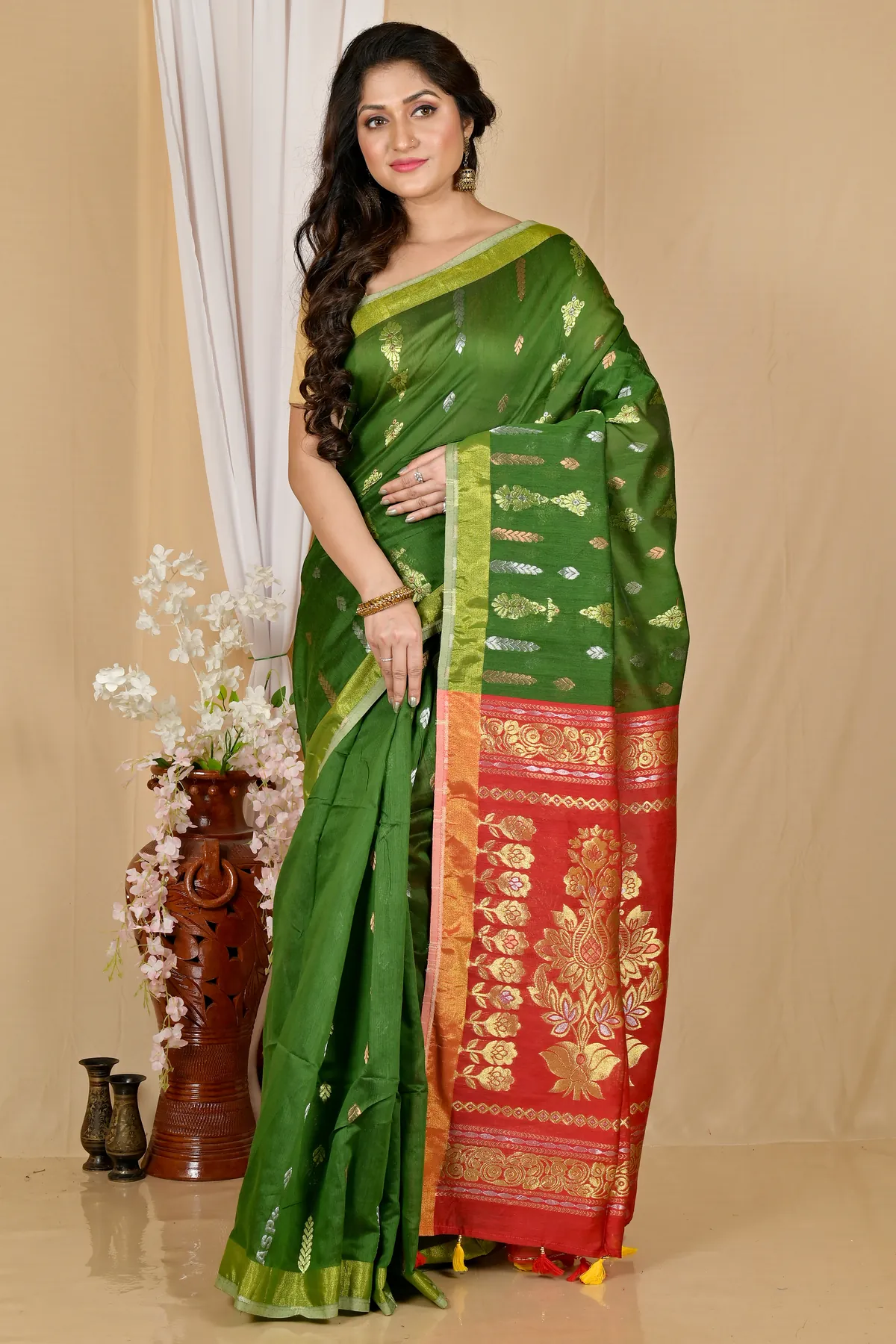 DipDiya Blended Cotton Dark Green Samo Heritage of Bengal Handloom Sarees