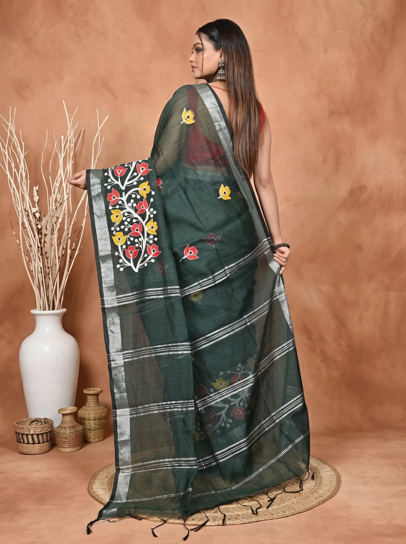 DipDiya Blended Cotton Dark Green Samyra Heritage of Bengali Embroidery Handloom sarees