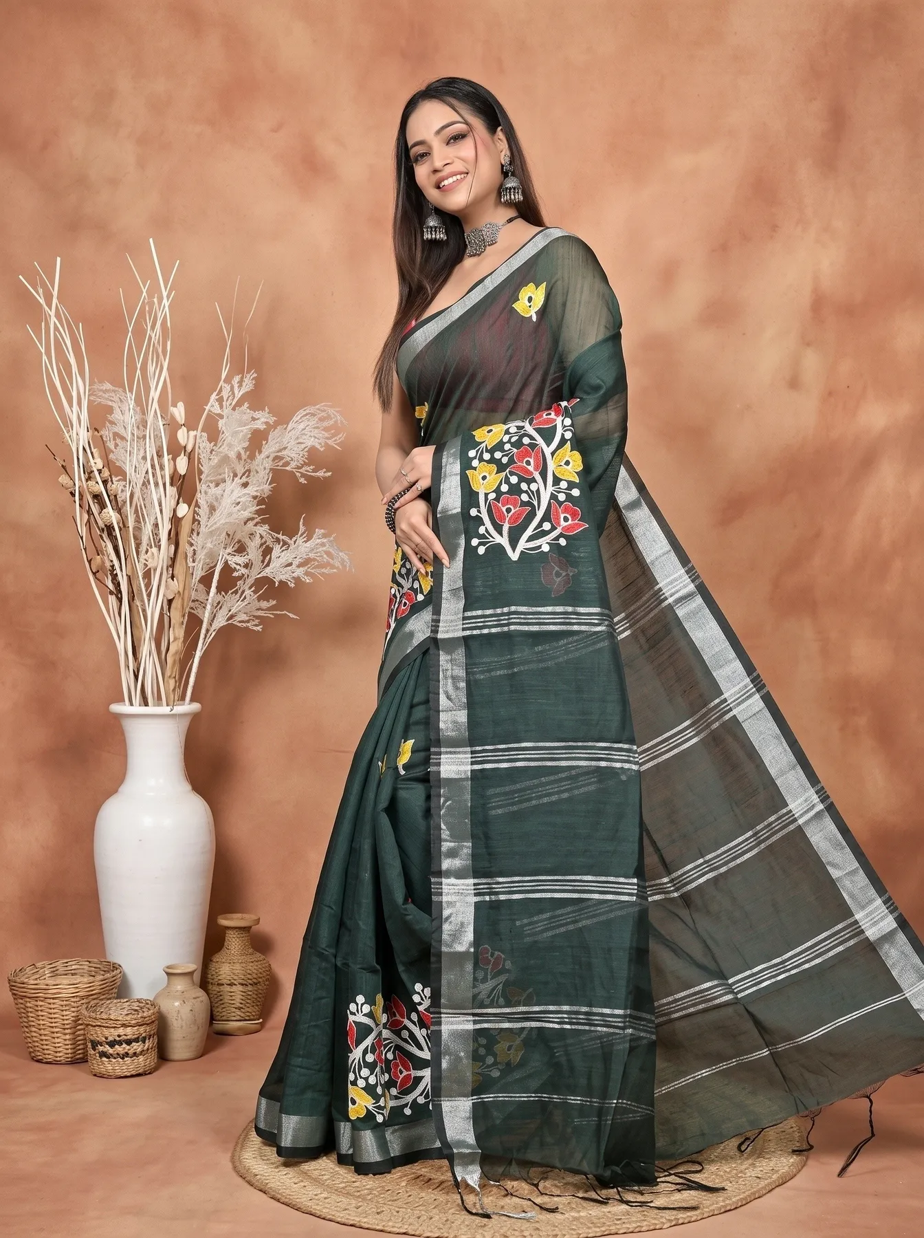 DipDiya Blended Cotton Dark Green Samyra Heritage of Bengali Embroidery Handloom sarees
