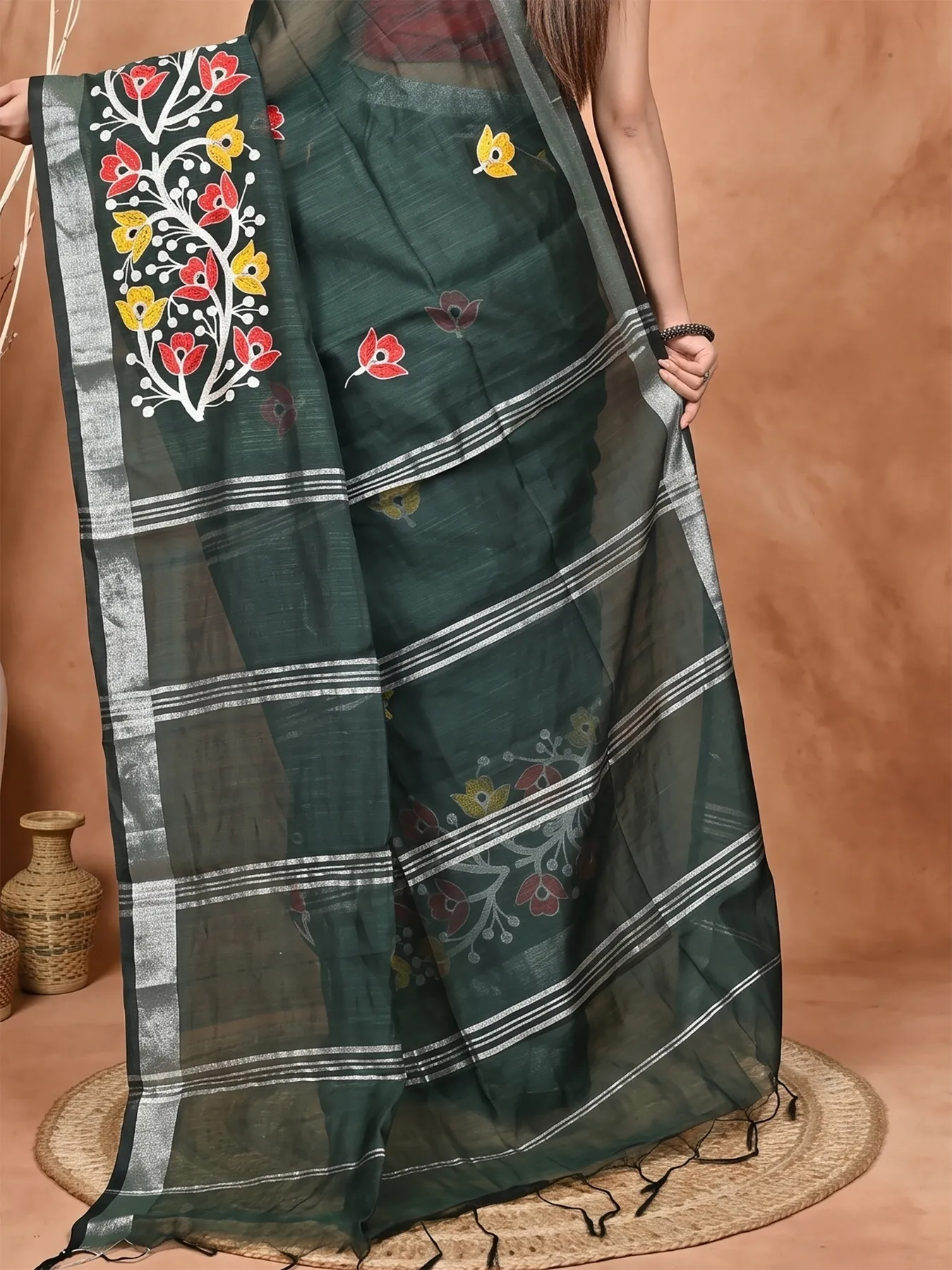 DipDiya Blended Cotton Dark Green Samyra Heritage of Bengali Embroidery Handloom sarees