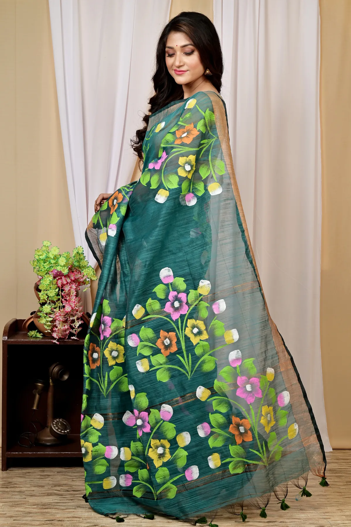 DipDiya Blended Cotton Green Anito Traditional Elegance Hand Painted Sarees