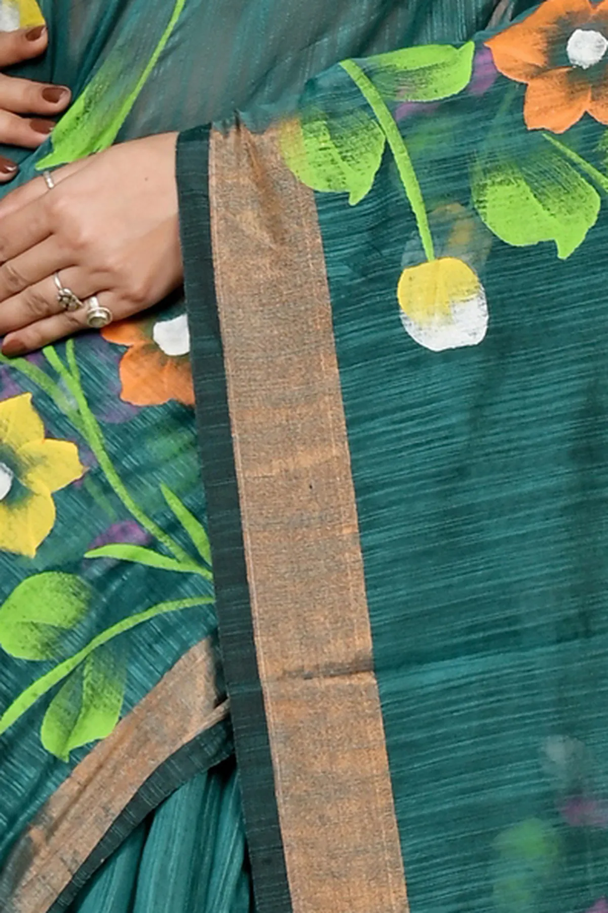 DipDiya Blended Cotton Green Anito Traditional Elegance Hand Painted Sarees