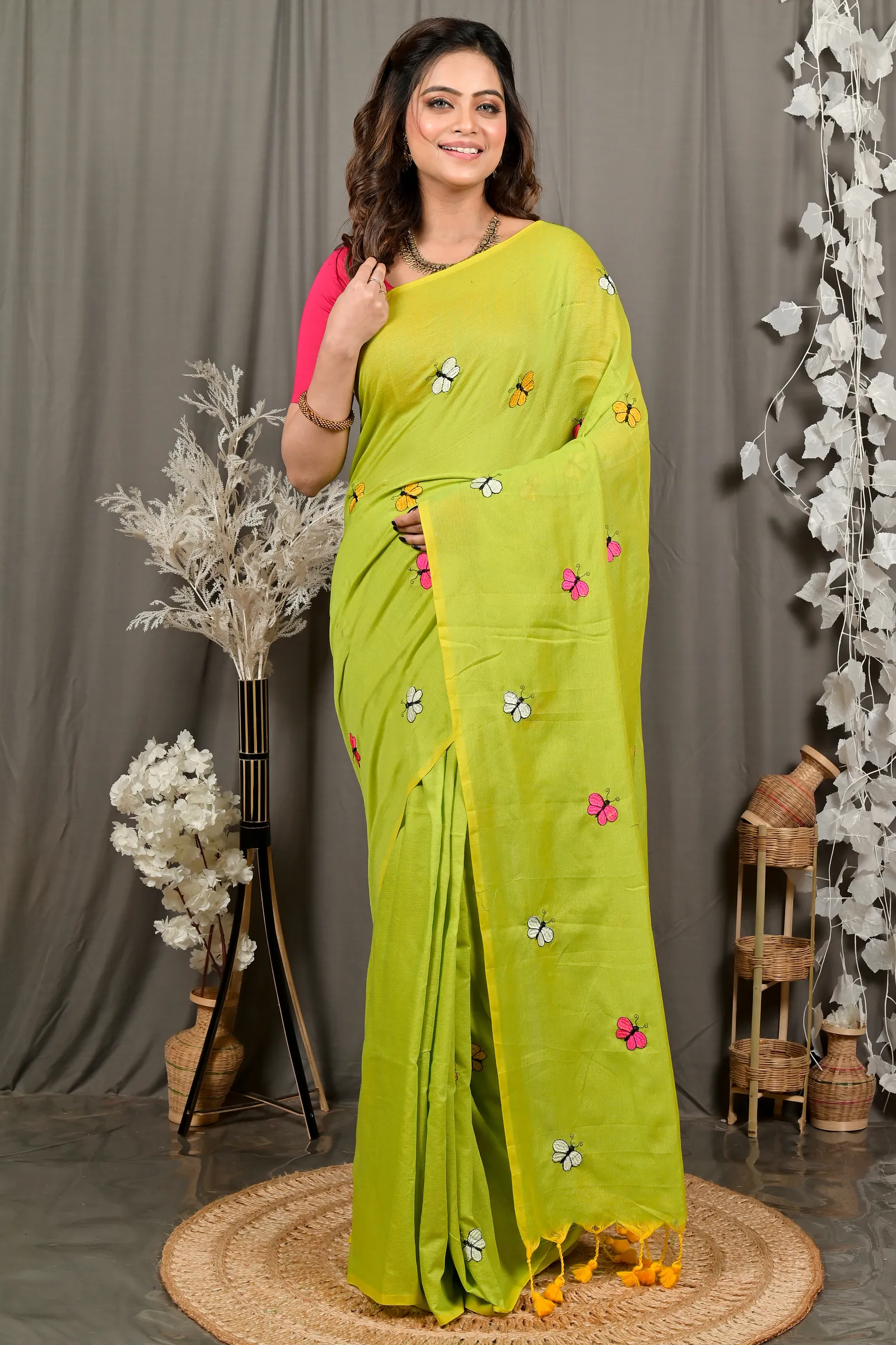 DipDiya Blended Cotton Green Foyeli Regal Bengali Embroidery Handloom sarees
