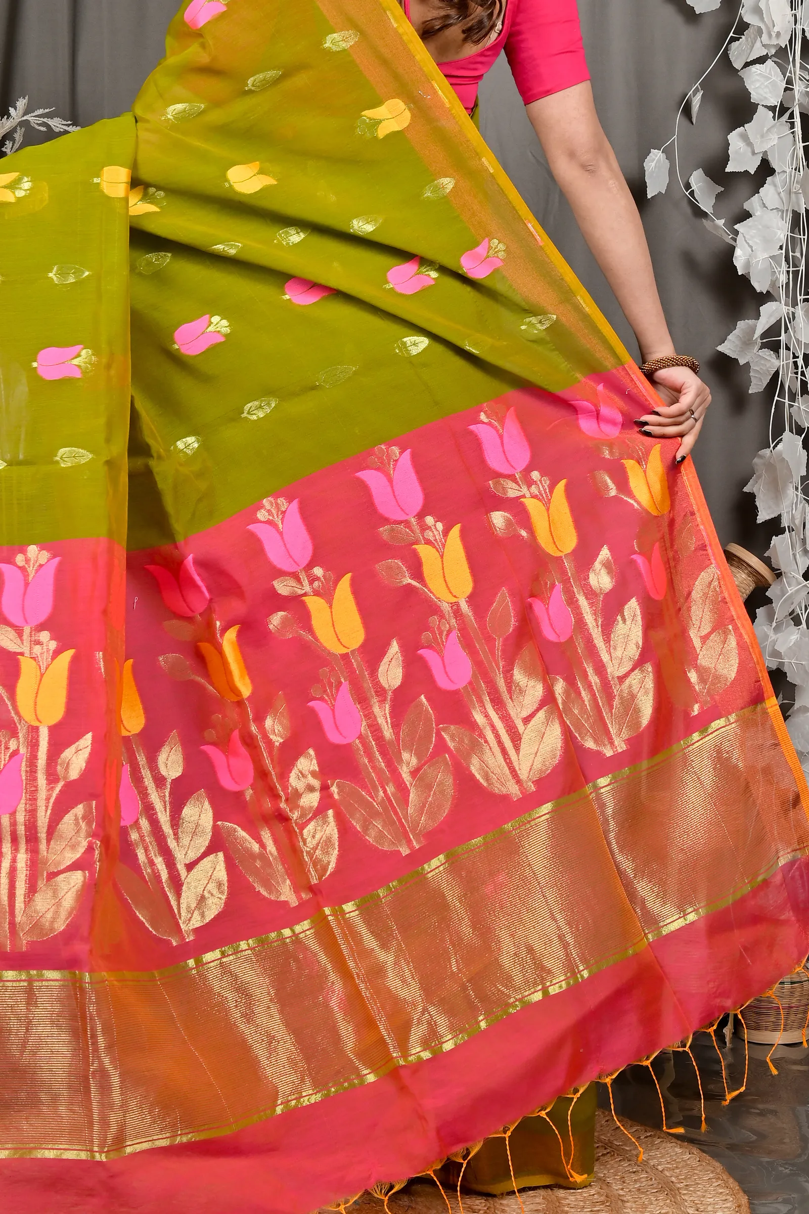 DipDiya Blended Cotton Green Pink Foyani Heritage You Can Wear Handloom Sarees