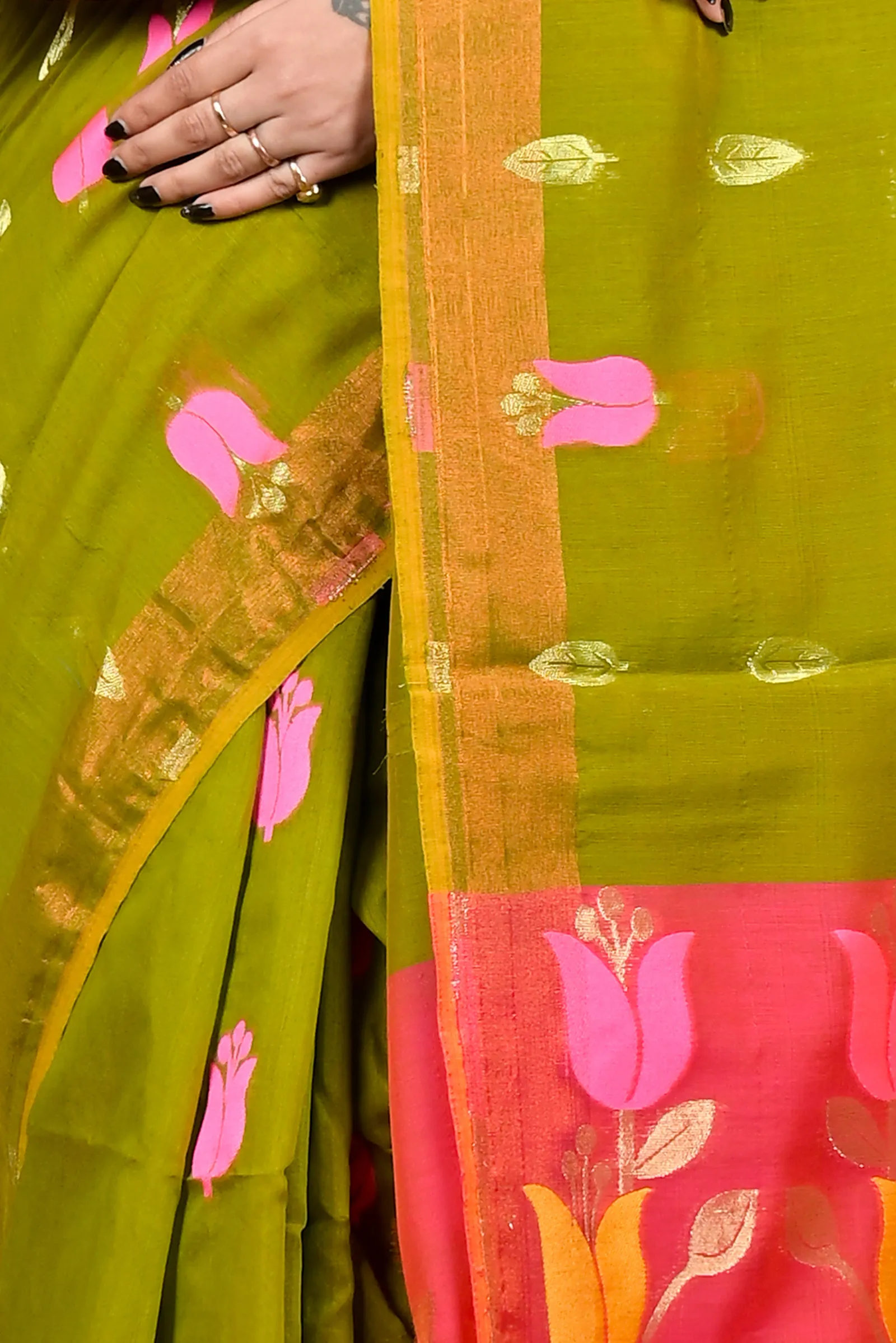 DipDiya Blended Cotton Green Pink Foyani Heritage You Can Wear Handloom Sarees