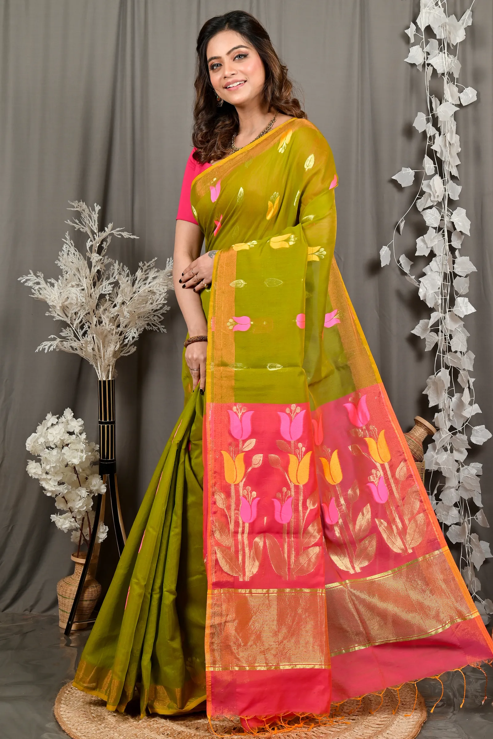 DipDiya Blended Cotton Green Pink Foyani Heritage You Can Wear Handloom Sarees