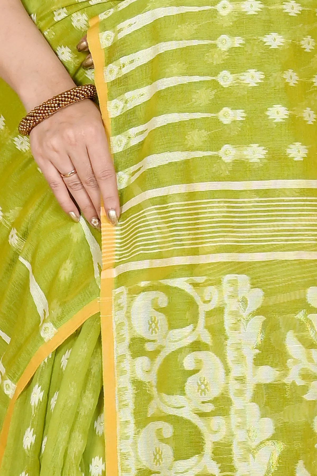 DipDiya Blended Cotton Green Rapial Threads of Tradition Jamdani Sarees