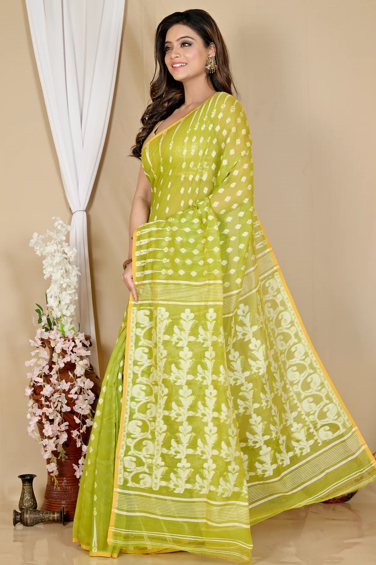DipDiya Blended Cotton Green Rapial Threads of Tradition Jamdani Sarees