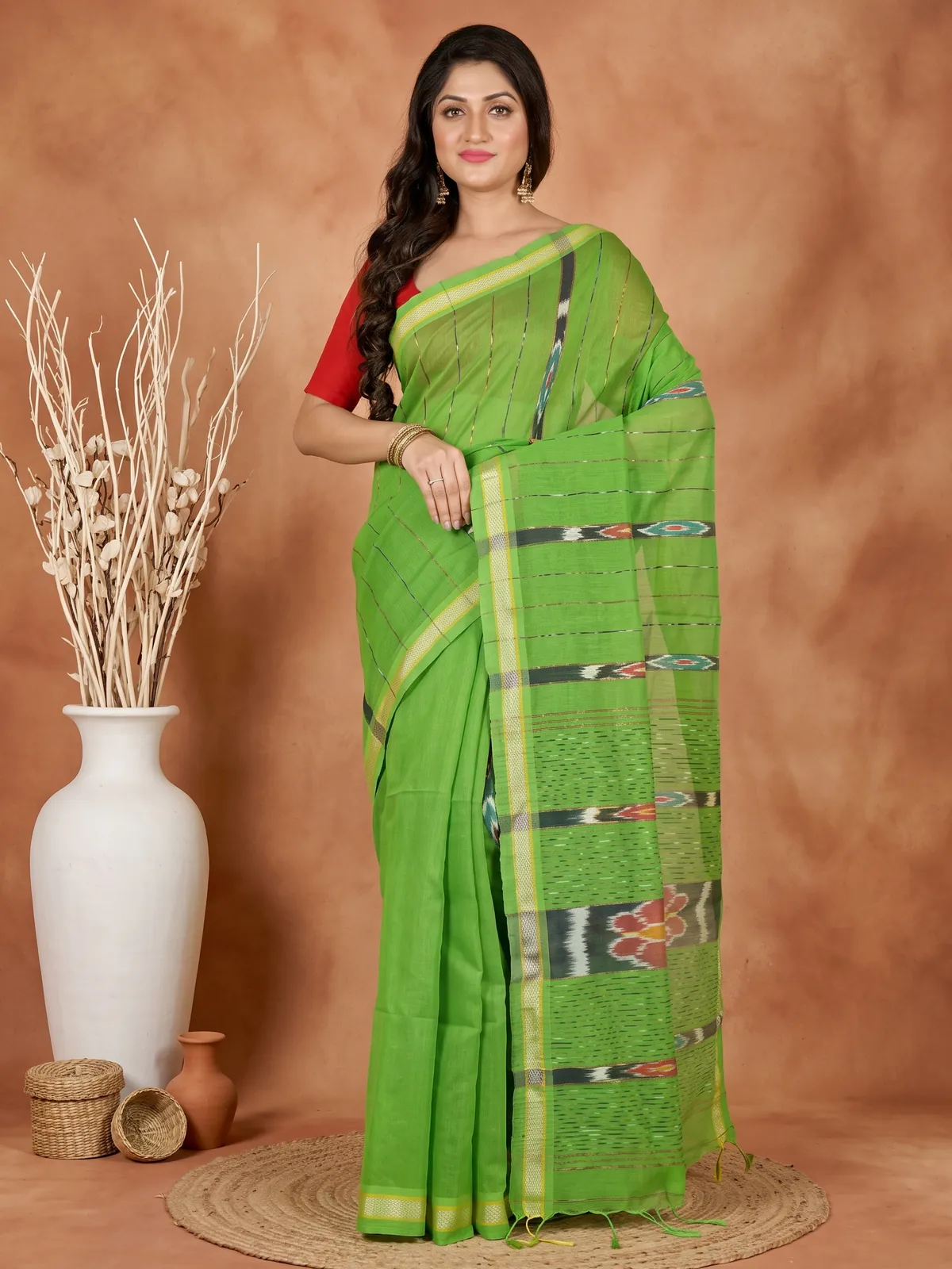 DipDiya Blended Cotton Green Setori Artisan Woven Handloom Sarees