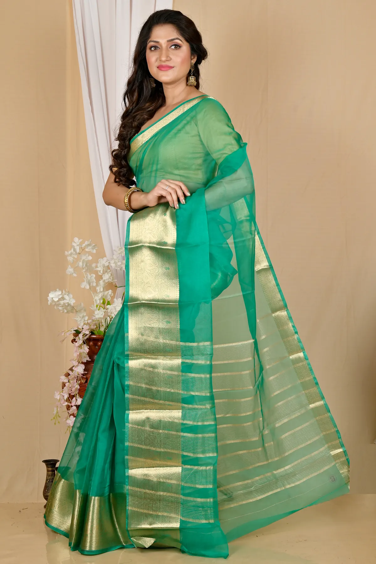 DipDiya Blended Cotton Green Sikto Wrapped in Heritage Handloom Sarees
