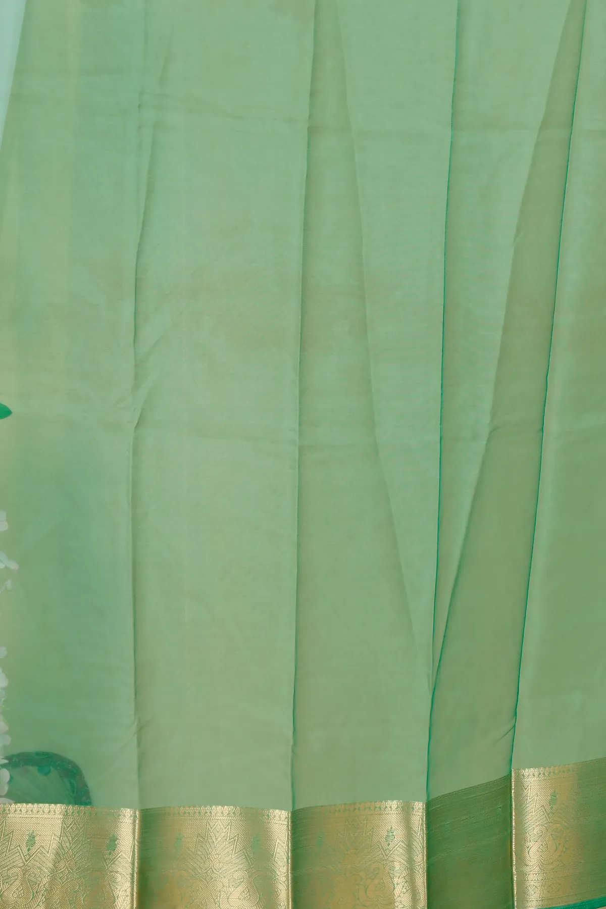 DipDiya Blended Cotton Green Sikto Wrapped in Heritage Handloom Sarees